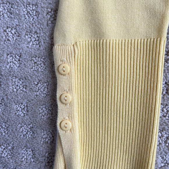 Metric Knits light weight spring sweater. Size M. Yellow. - Picture 2 of 3